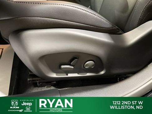 New 2026 Jeep Compass Limited AWD/4WD image 36