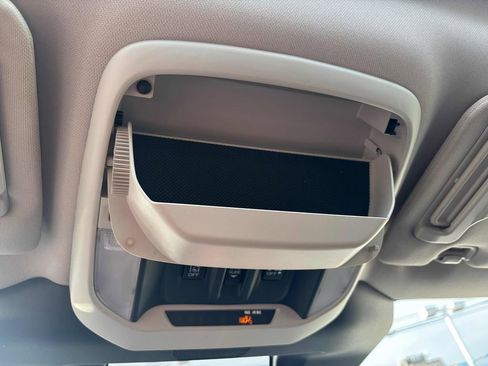 Used 2023 Subaru Forester Premium image 34