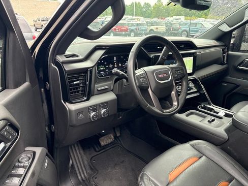 Used 2025 GMC Sierra 2500 AT4 w/ AT4 Premium Plus Package AWD/4WD image 7