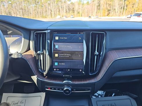 Used 2023 Volvo XC60 B5 Plus w/ Protection Package Premier image 25