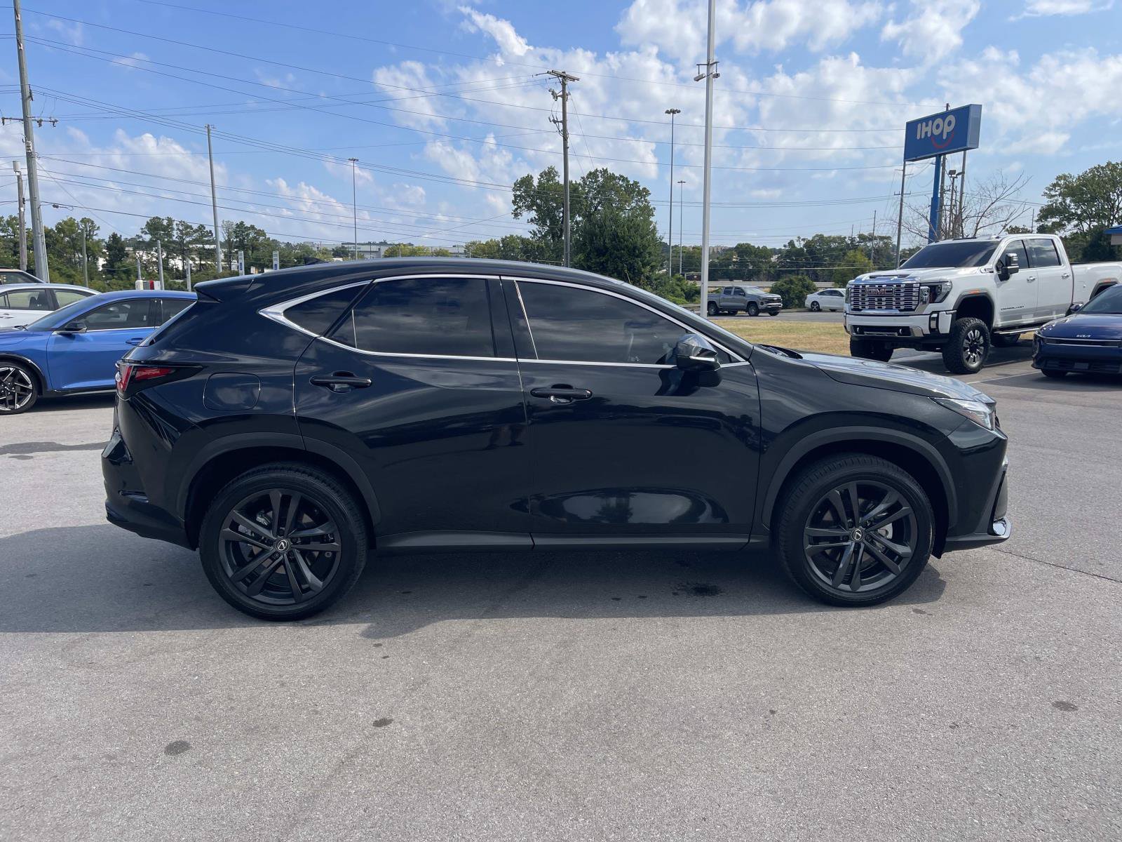 Used 2025 Lexus NX 450h+ AWD w/ Accessory Package (Z2) image 2