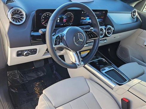 Certified 2025 Mercedes-Benz GLA 250 image 10