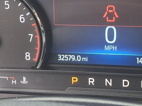 Used 2022 Ford Explorer XLT w/ Equipment Group 202A AWD/4WD image 19