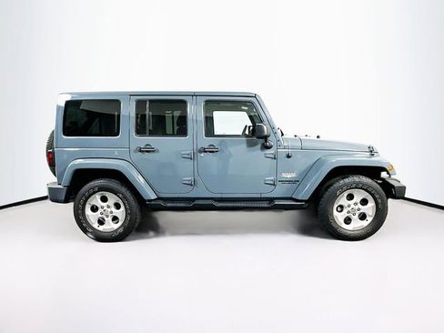 Used 2015 Jeep Wrangler Unlimited Sahara w/ Dual Top Group image 9