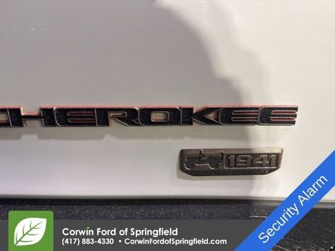 Used 2016 Jeep Cherokee 75th Anniversary image 10