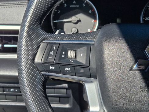 Used 2024 Mitsubishi Outlander ES AWD/4WD image 35