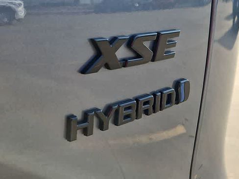 Used 2023 Toyota Corolla Cross AWD Hybrid image 11