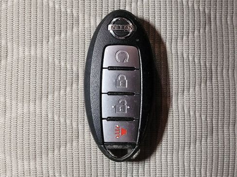 Used 2021 Nissan Titan SV w/ SV Convenience Package AWD/4WD image 32