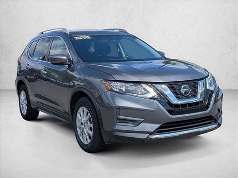 Used 2018 Nissan Rogue SV FWD image 3