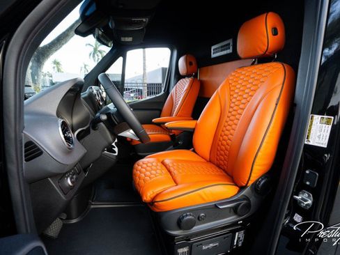 Used 2025 Mercedes-Benz Sprinter 2500 image 21
