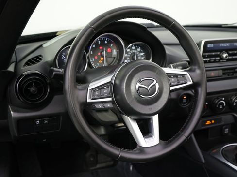 Used 2017 MAZDA MX-5 Miata Sport RWD image 15