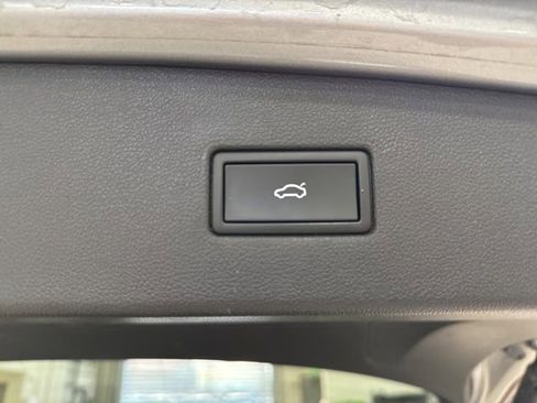 Certified 2022 Volkswagen Tiguan SE image 29