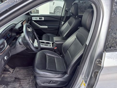 Used 2021 Ford Explorer Limited w/ Equipment Group 301A image 11