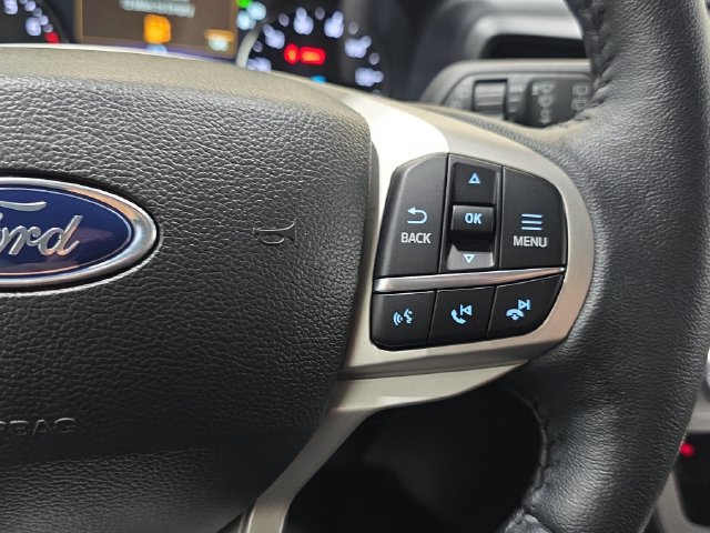 Used 2023 Ford Explorer XLT AWD/4WD image 17