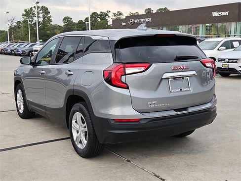 Used 2024 GMC Terrain SLE image 10