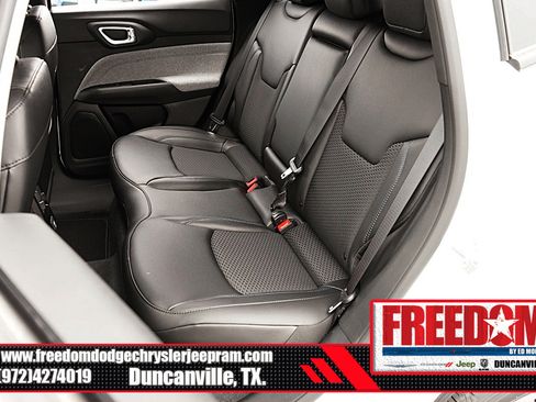 New 2025 Jeep Compass Latitude image 14