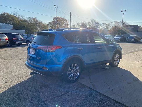Used 2016 Toyota RAV4 Limited image 2