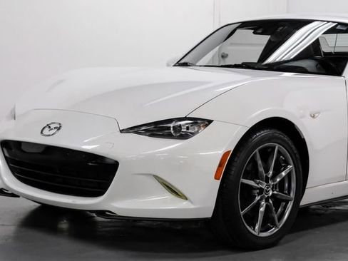 Used 2018 MAZDA MX-5 Miata RF Grand Touring RWD image 9