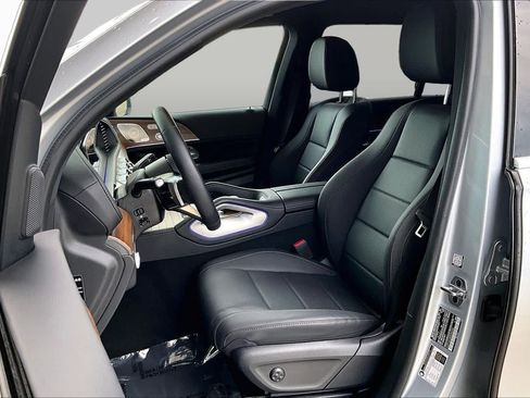 Used 2025 Mercedes-Benz GLS 450 4MATIC w/ AMG Line Exterior image 8