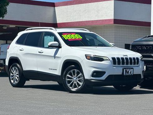 Used 2021 Jeep Cherokee Latitude Lux FWD image 2