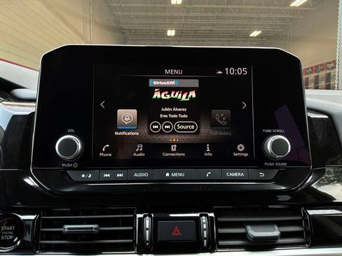 Used 2025 Nissan Pathfinder SV FWD image 31