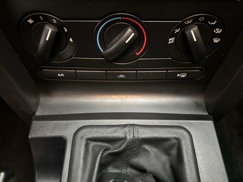 Used 2006 Ford Mustang GT image 26