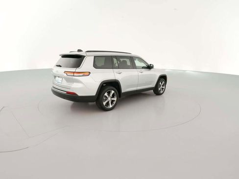 New 2025 Jeep Grand Cherokee L Limited image 12