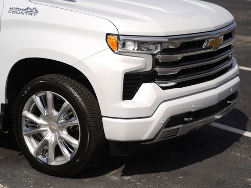 New 2026 Chevrolet Silverado 1500 High Country w/ High Country Premium Package AWD/4WD image 47