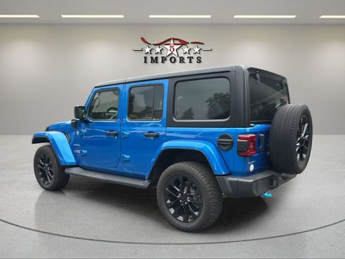Used 2023 Jeep Wrangler Unlimited Sahara w/ Cold Weather Group AWD/4WD image 3