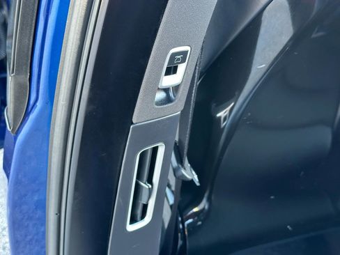 Used 2016 Tesla Model X 60D image 21