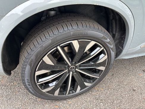 New 2026 Volvo XC90 B6 Ultra w/ Protection Package Premier AWD/4WD image 17