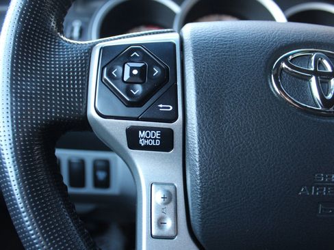 Used 2014 Toyota Tacoma 4x4 Double Cab image 25