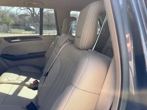 Used 2016 Mercedes-Benz GL 450 4MATIC image 38