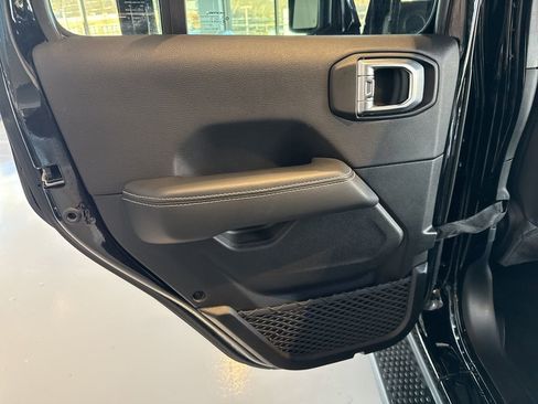 Used 2022 Jeep Wrangler Unlimited Sahara w/ Cold Weather Group image 23