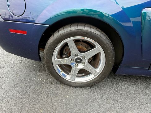 Used 2004 Ford Mustang Cobra RWD image 21