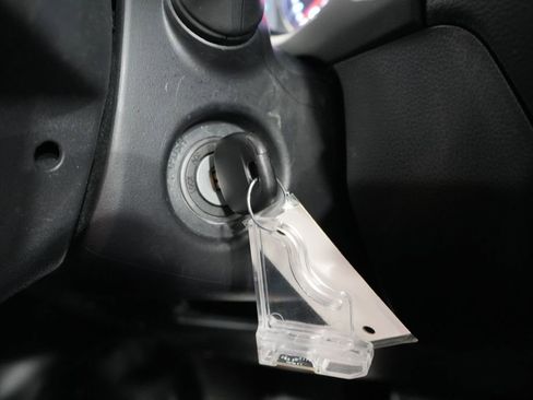 Used 2021 Toyota RAV4 LE image 25