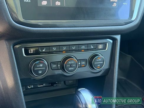 Used 2018 Volkswagen Tiguan SE w/ Panoramic Sunroof Package AWD/4WD image 29