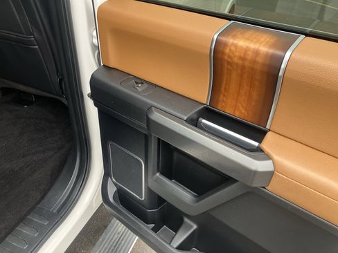 Used 2016 Ford F150 Limited w/ Trailer Tow Package image 12