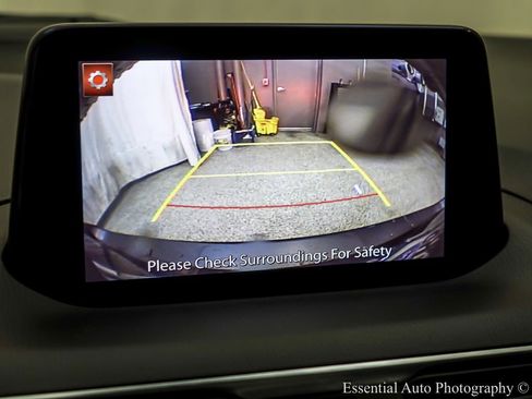 Used 2018 MAZDA MAZDA3 Grand Touring image 19