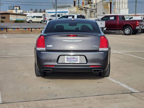 Used 2018 Chrysler 300 C w/ Sun, Sound & Nav Package image 8