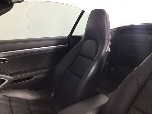Certified 2017 Porsche 911 Carrera 4 AWD/4WD image 33