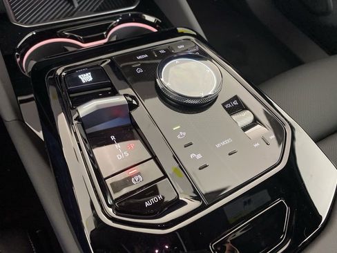 New 2026 BMW 550e xDrive image 11