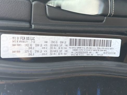 Used 2016 Jeep Grand Cherokee Limited AWD/4WD image 30