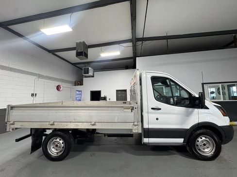 Used 2018 Ford Transit 250 T-250 SRW image 2