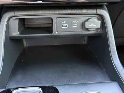 Used 2025 Honda Pilot Sport image 24