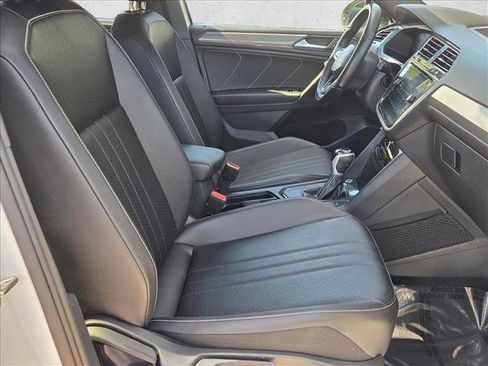 Used 2023 Volkswagen Tiguan SE R-Line image 21
