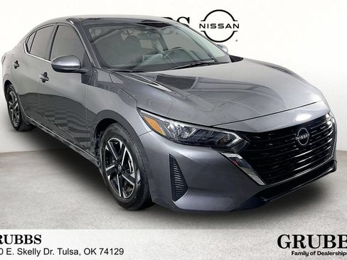 Used 2025 Nissan Sentra SV FWD image 1