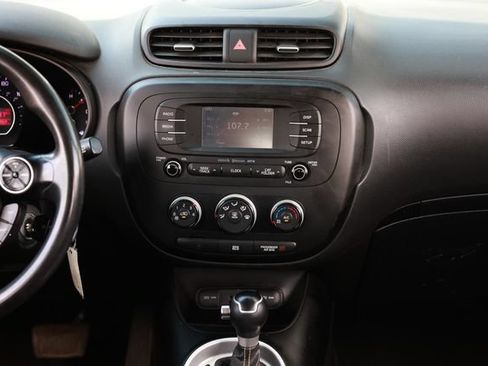 Used 2016 Kia Soul + FWD image 39