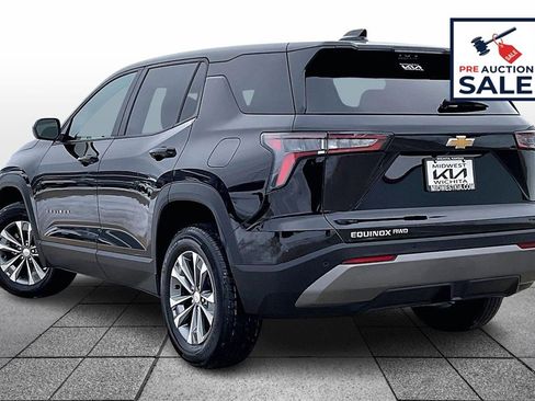 Used 2025 Chevrolet Equinox LT image 12