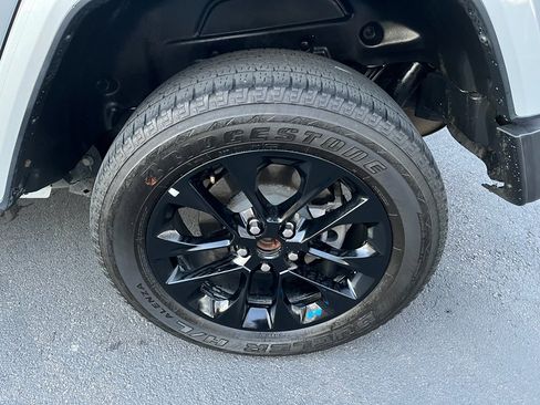 Used 2023 Jeep Wrangler Sahara image 11